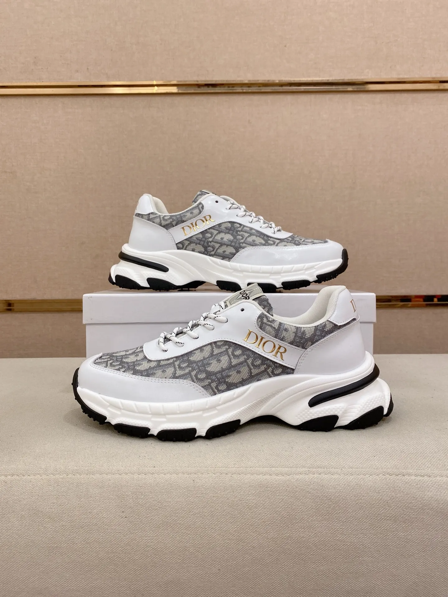 Men's clothing and shoes 442💰🇮🇹🇮🇹Dior d The new model is on sale at the same time at the counter. The upper 🇮🇹 is imported Italian first-layer cowhide, and the lining is fully imported sheepskin 💪💪. It is a complete 1⃣️ to 1⃣️ replica 🇮🇹💪💪, ⚠ Sole: The original sole is specially provided by the original factory. The exclusive movable molded sole is super comfortable. ⚠Original factory single goods, 🔍🔍high quality, you can enter and leave the counter at will, welcome to compare⚠. Code number: 38-44. Can be customized for 45 non-refundable.